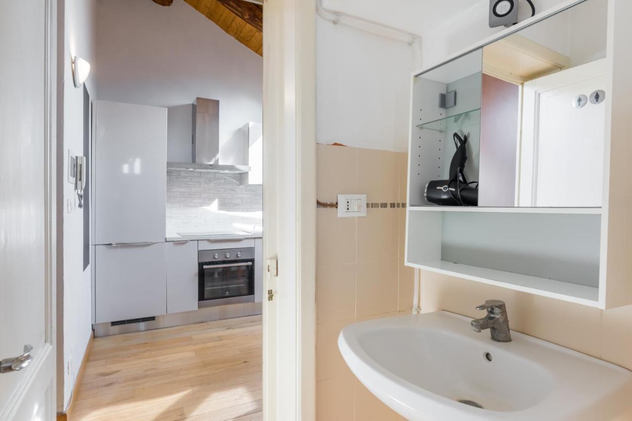 Apartment Liberty House - Vicina Fermate Bus E Treno Per Torino *
